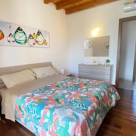 The Flowers - Apartments With Private Garden In Residence With Pool Manerba del Garda Dış mekan fotoğraf