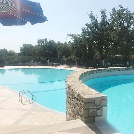 The Flowers - Apartments With Private Garden In Residence With Pool Manerba del Garda Dış mekan fotoğraf