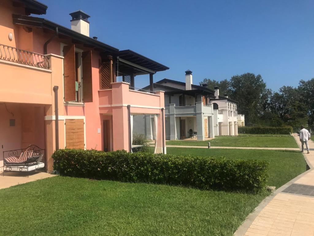 The Flowers - Apartments With Private Garden In Residence With Pool Manerba del Garda Dış mekan fotoğraf