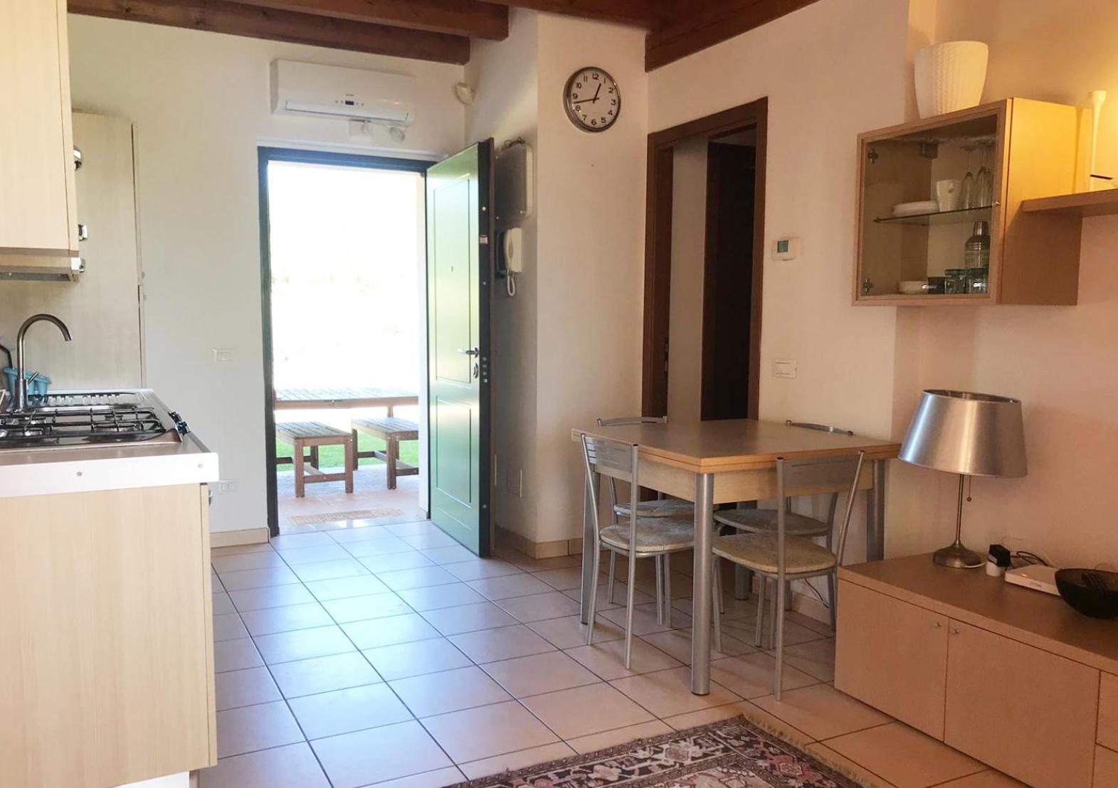 The Flowers - Apartments With Private Garden In Residence With Pool Manerba del Garda Dış mekan fotoğraf