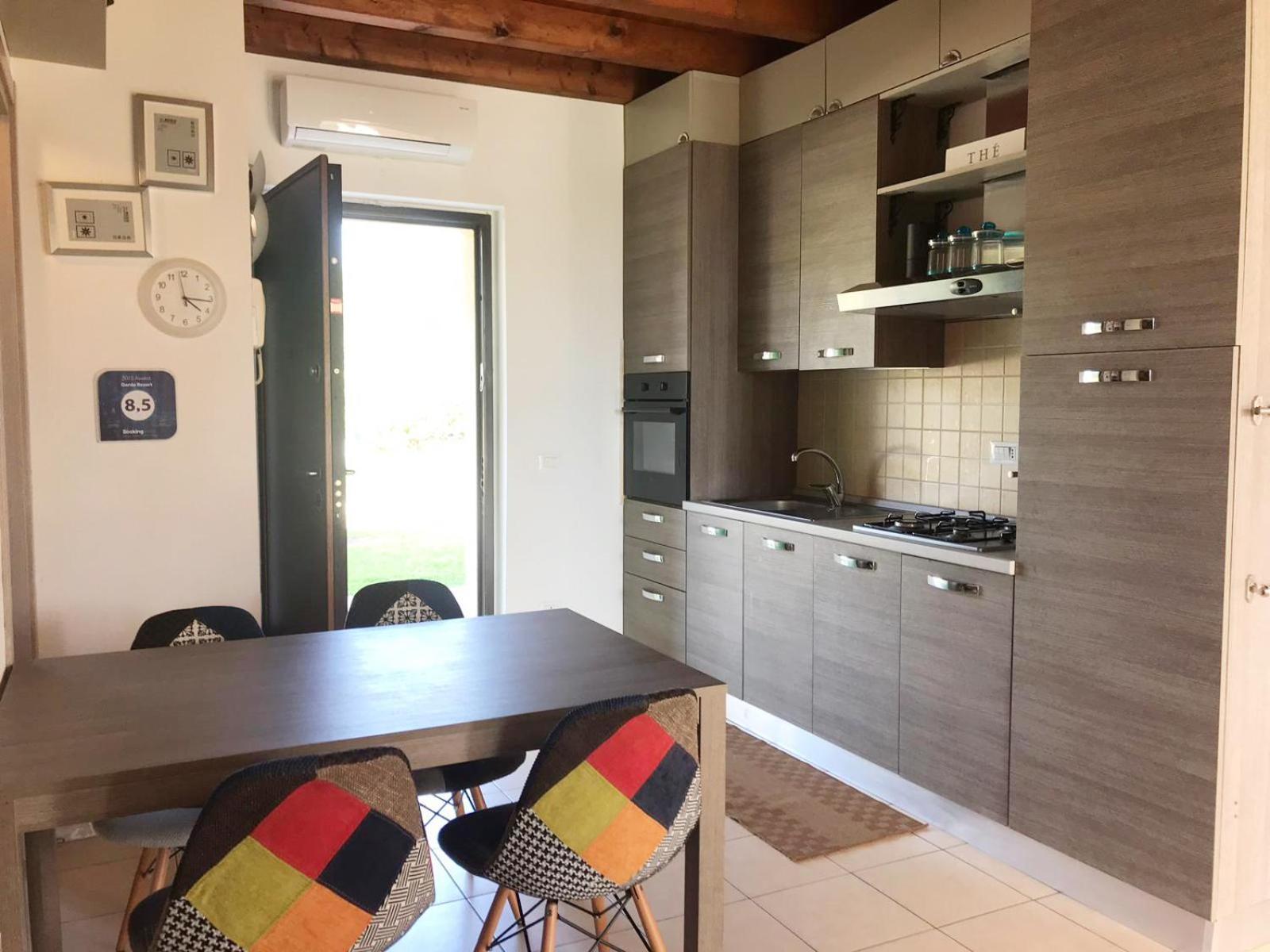 The Flowers - Apartments With Private Garden In Residence With Pool Manerba del Garda Dış mekan fotoğraf